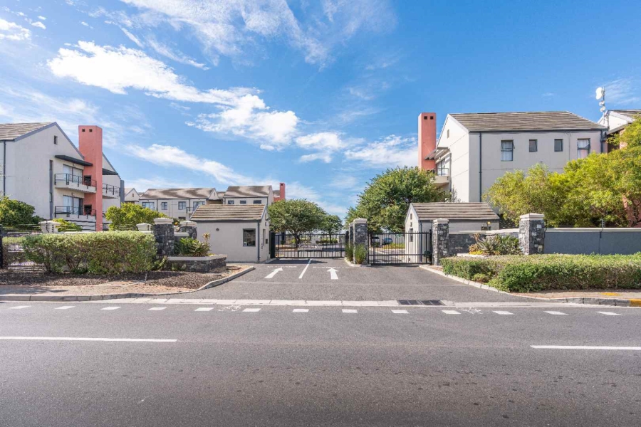 To Let 2 Bedroom Property for Rent in Royal Ascot Western Cape